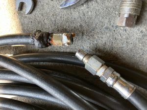 ワンタッチカプラー、油圧金具